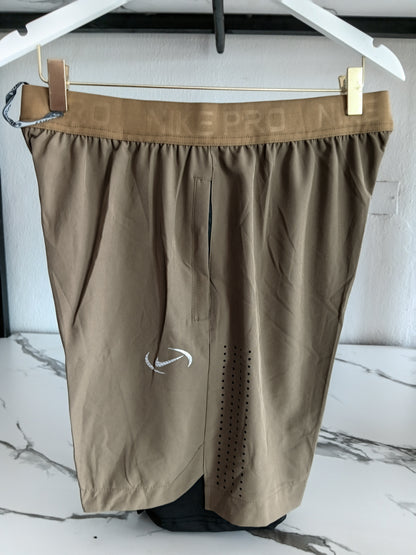 Shorts with short tight